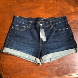 New Women’s Banana Republic Shorts - Size 10/30